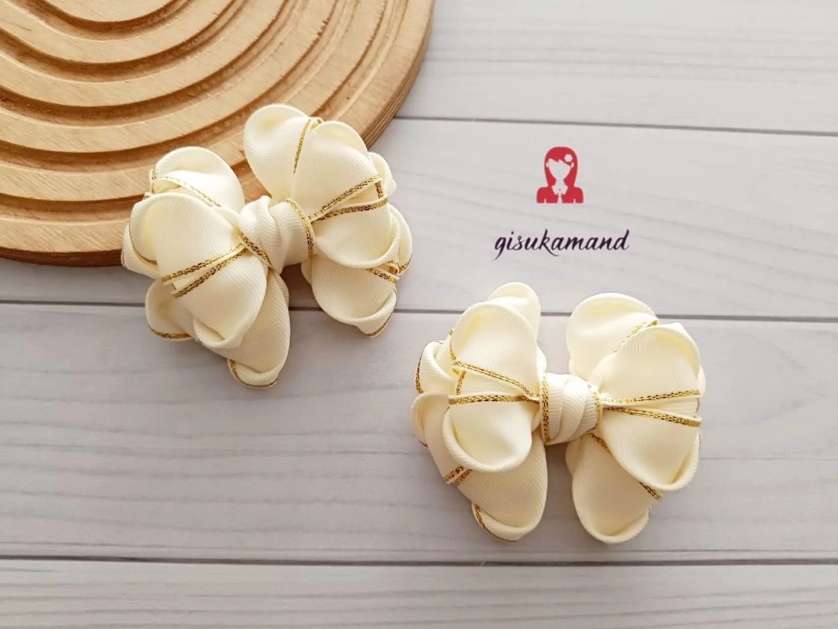 گلسر پفکی تمام لب زری کرم ش...