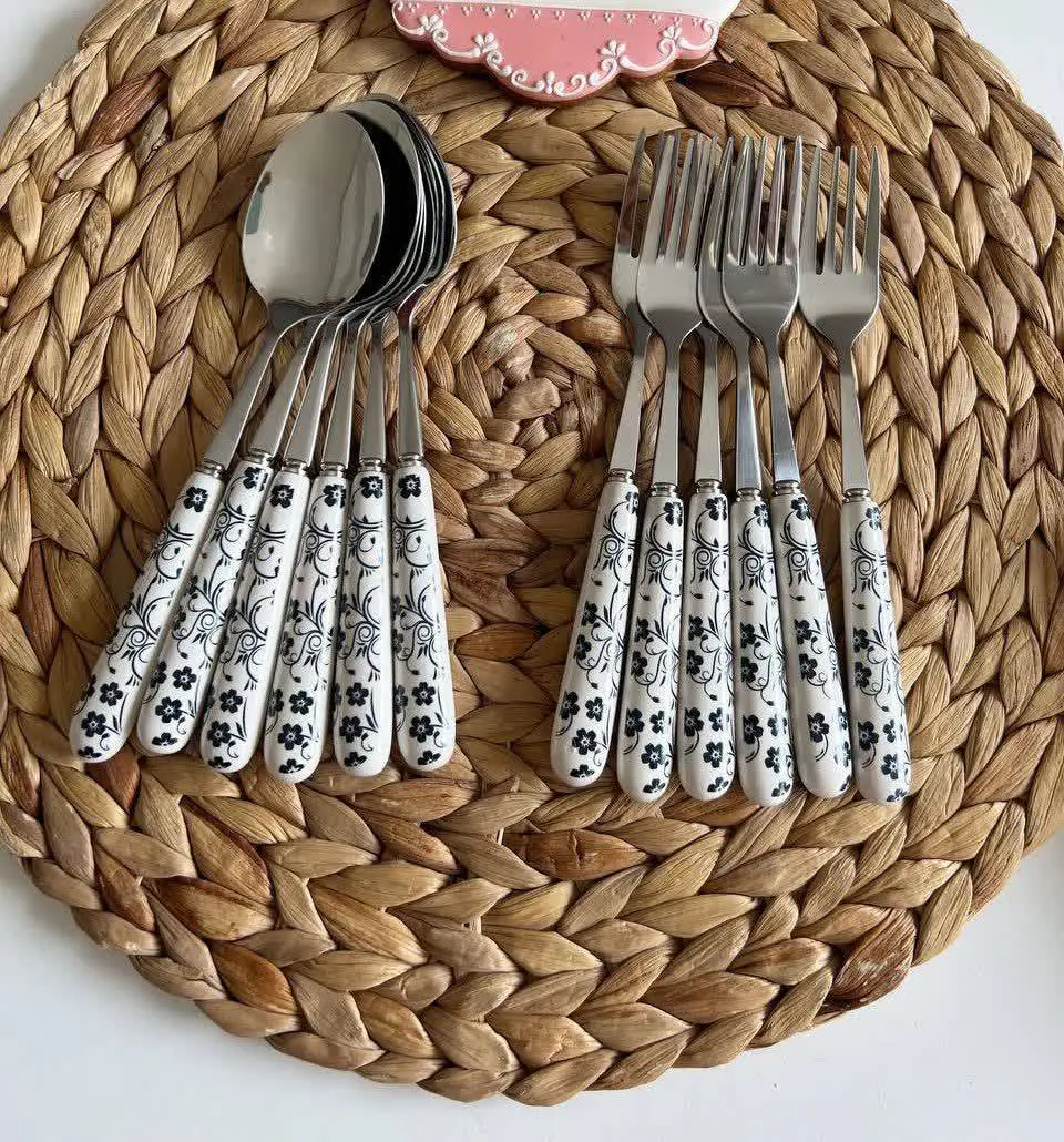 قاشق و چنگال شکوفه آبی
