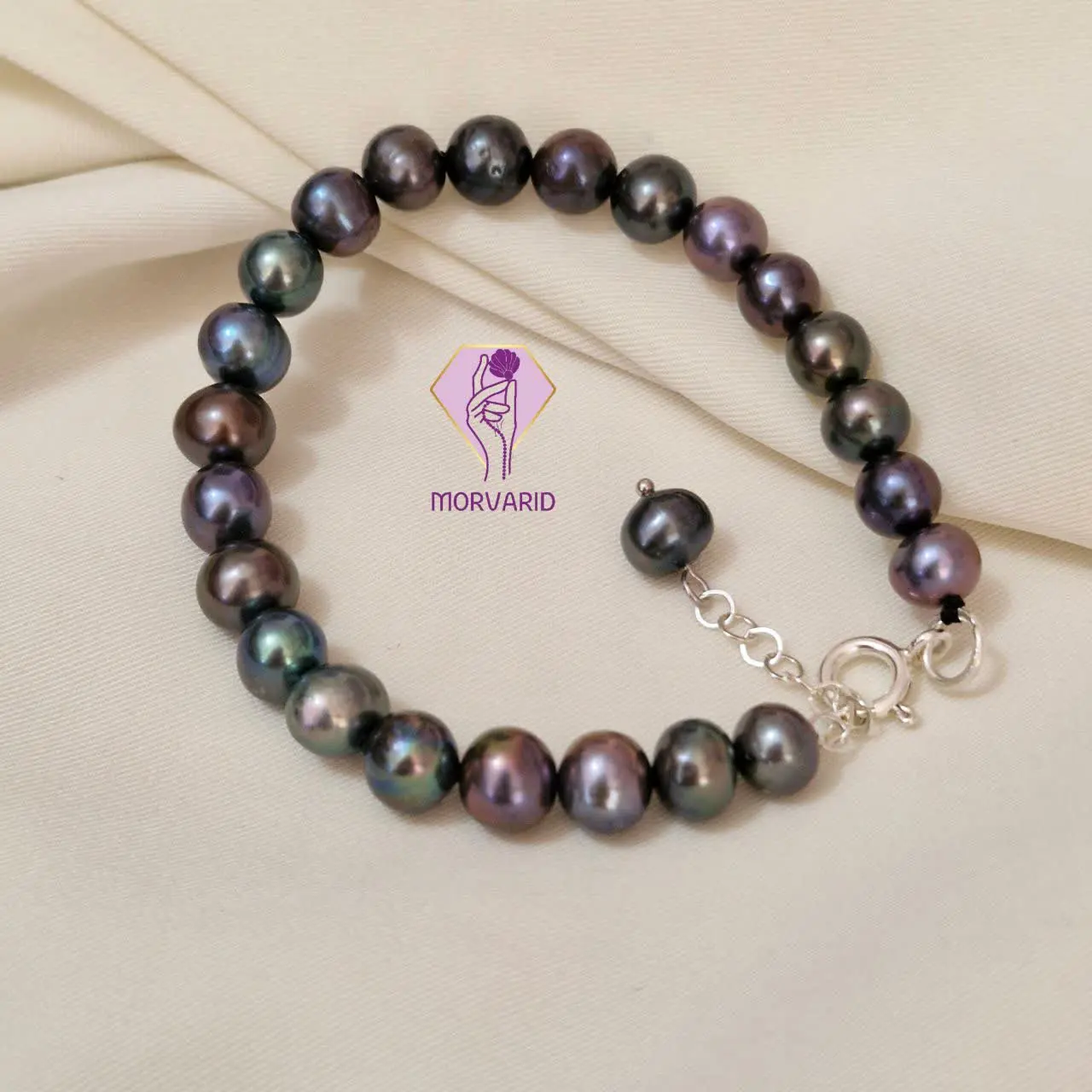 بفرمایید اینم عکس دستبند مر...