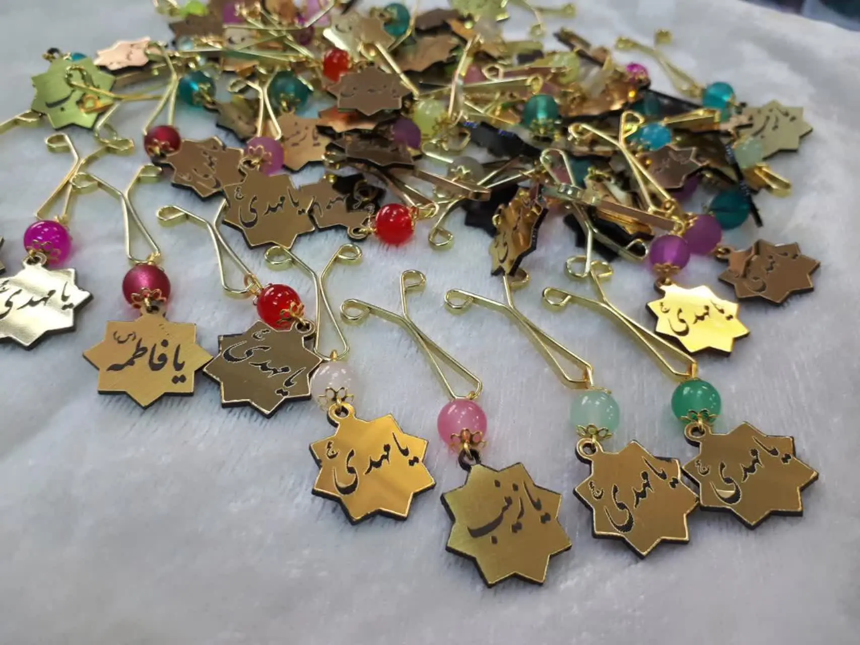 🌹 گیره روسری پلاکدار طلایی
