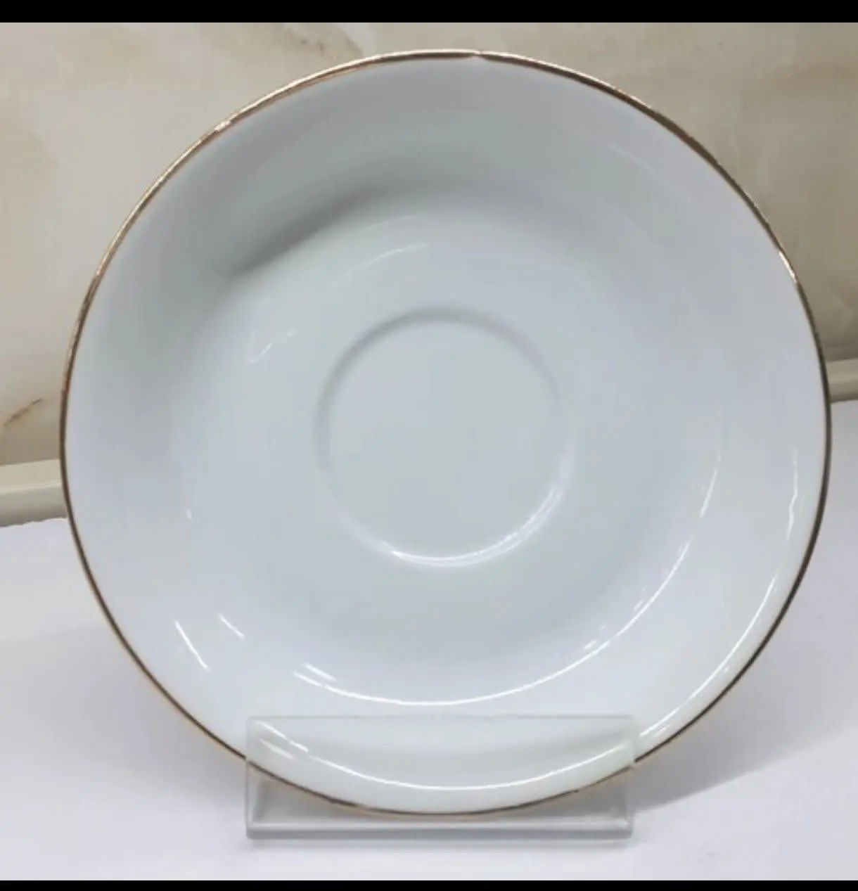 نعلبکی چینی لب طلا 
