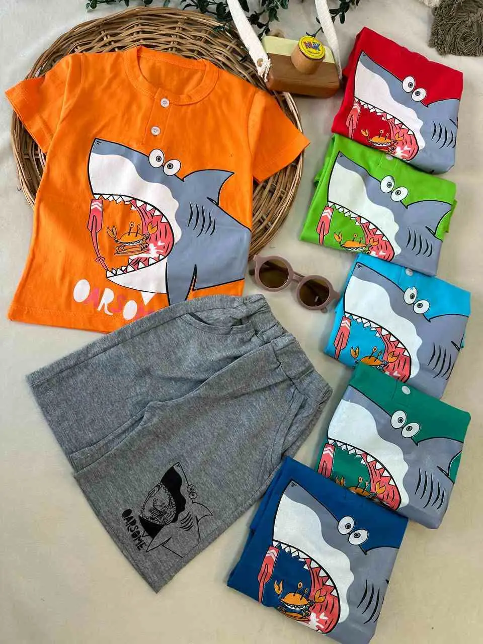 کد ۱۸۹۱ تیشرت شلوارک طرح کوسه و خرچنگ نوزادی و کودک 
