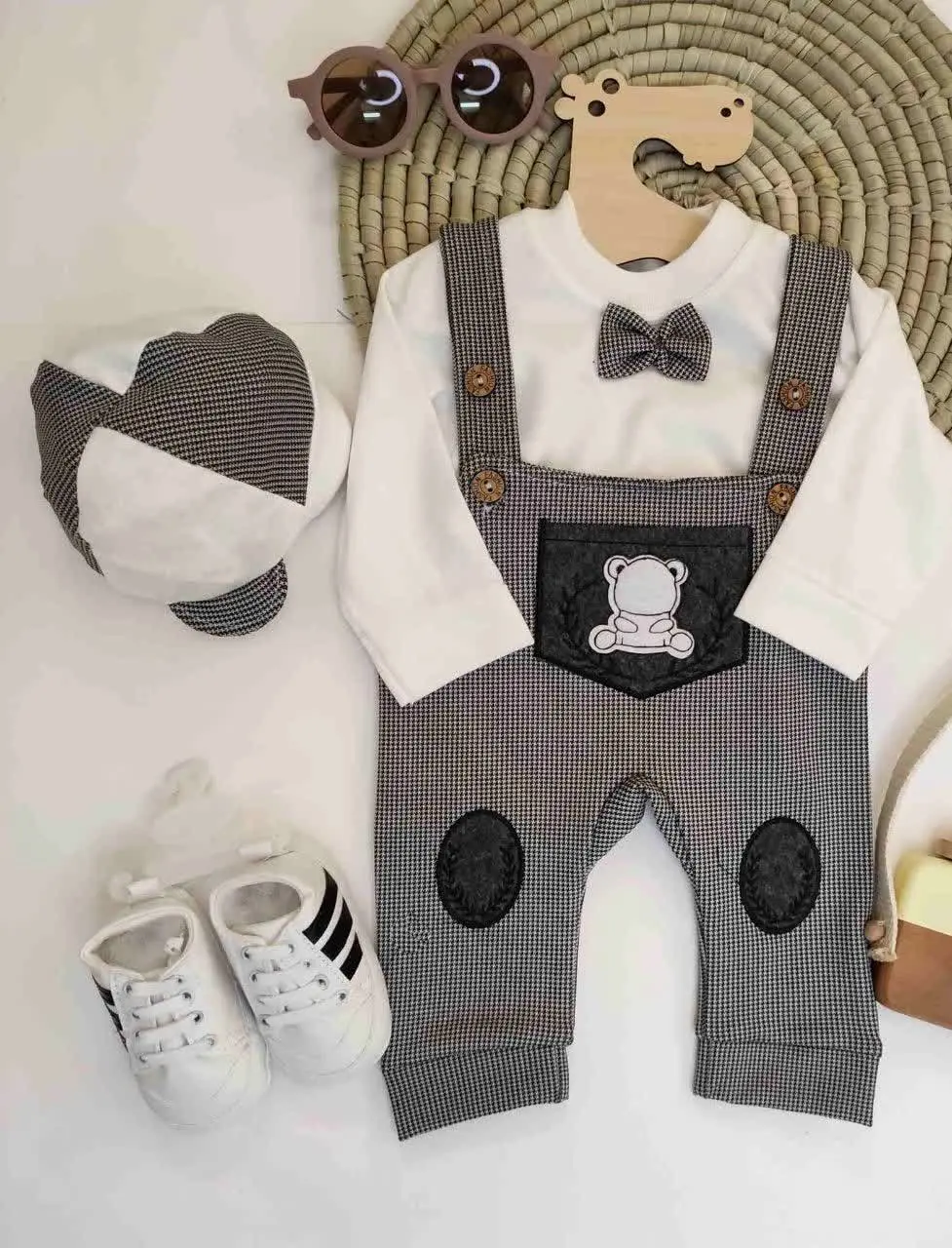 ۳ تیکه پسرانه. 
