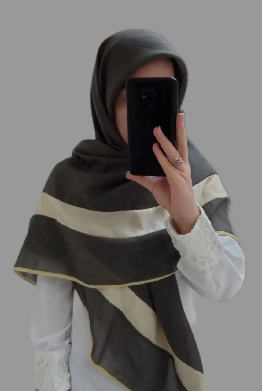 من اومدم با یک روسری دیگه 😀
