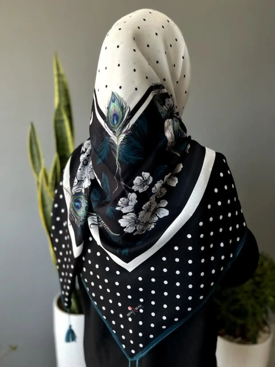 روسری طرح طاووس
