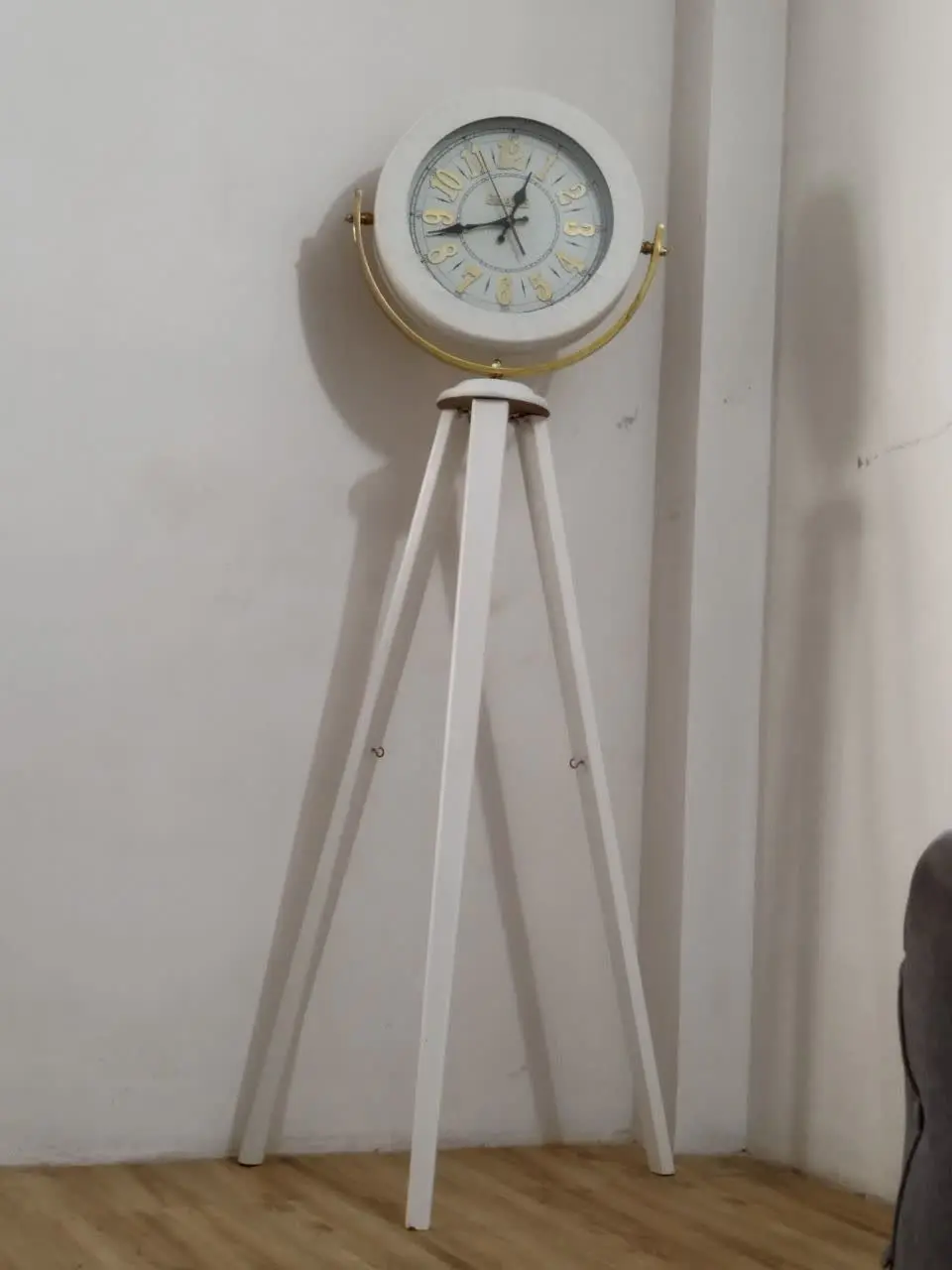 ساعت ایستاده 
