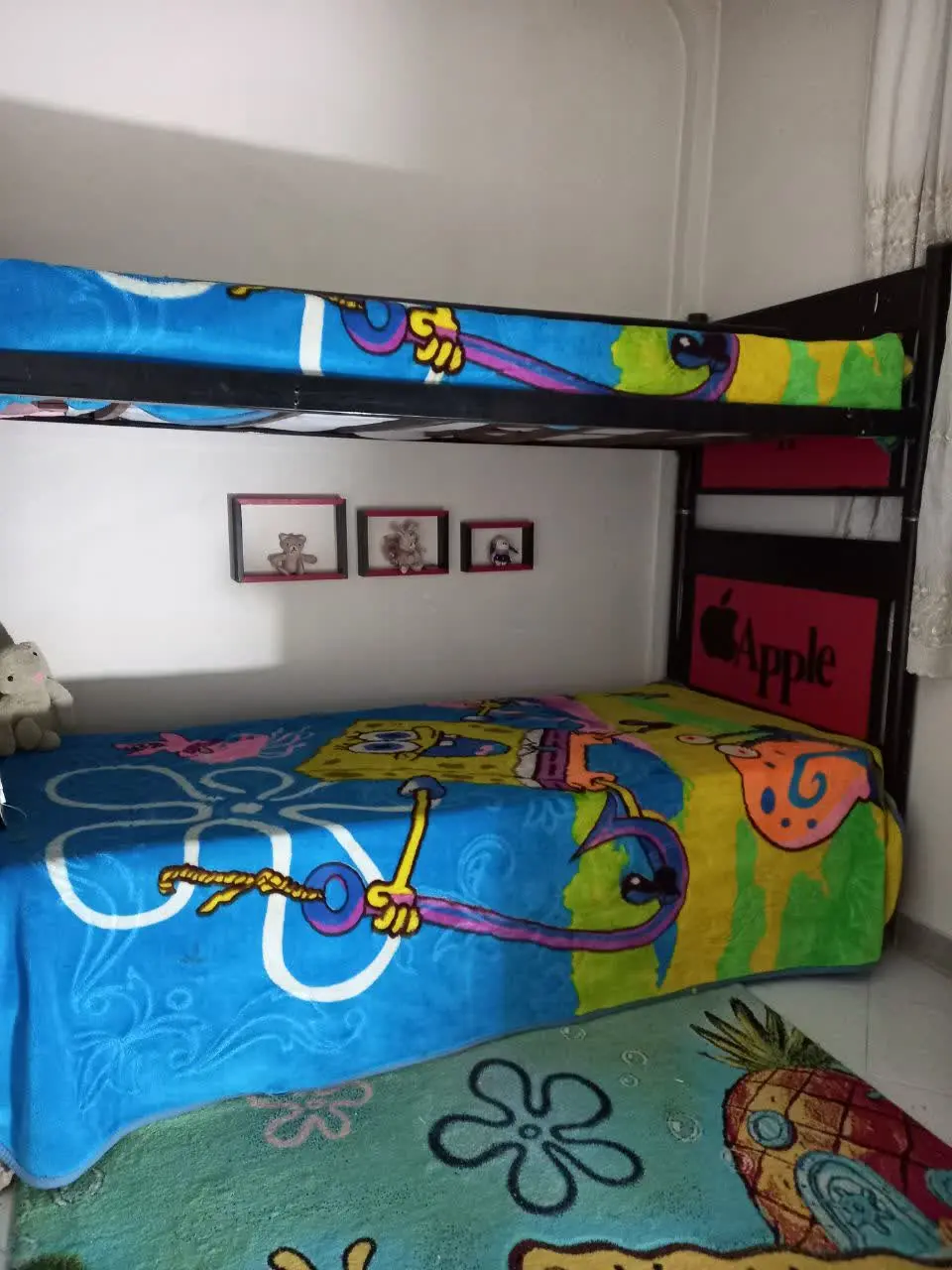 تخت دوطبقه به همراه تشک 
