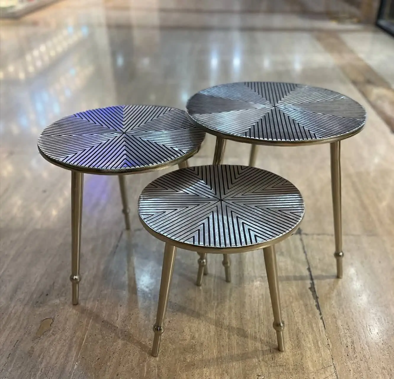 میزعسلی ۳خط سیاه قلم آلومینیومی
