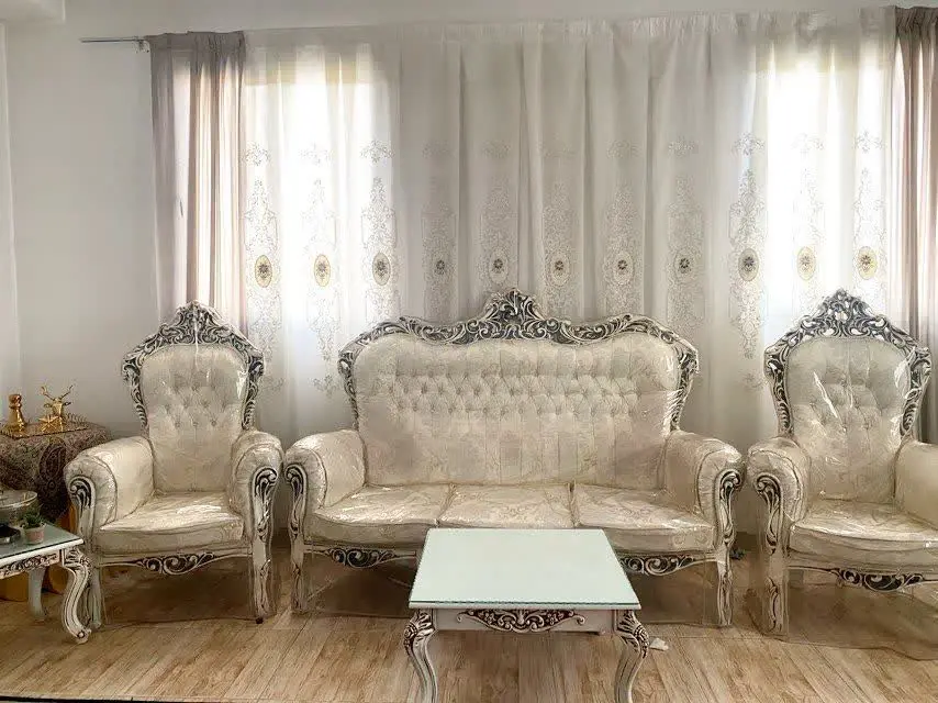 مبلمان کاملا سالم 
