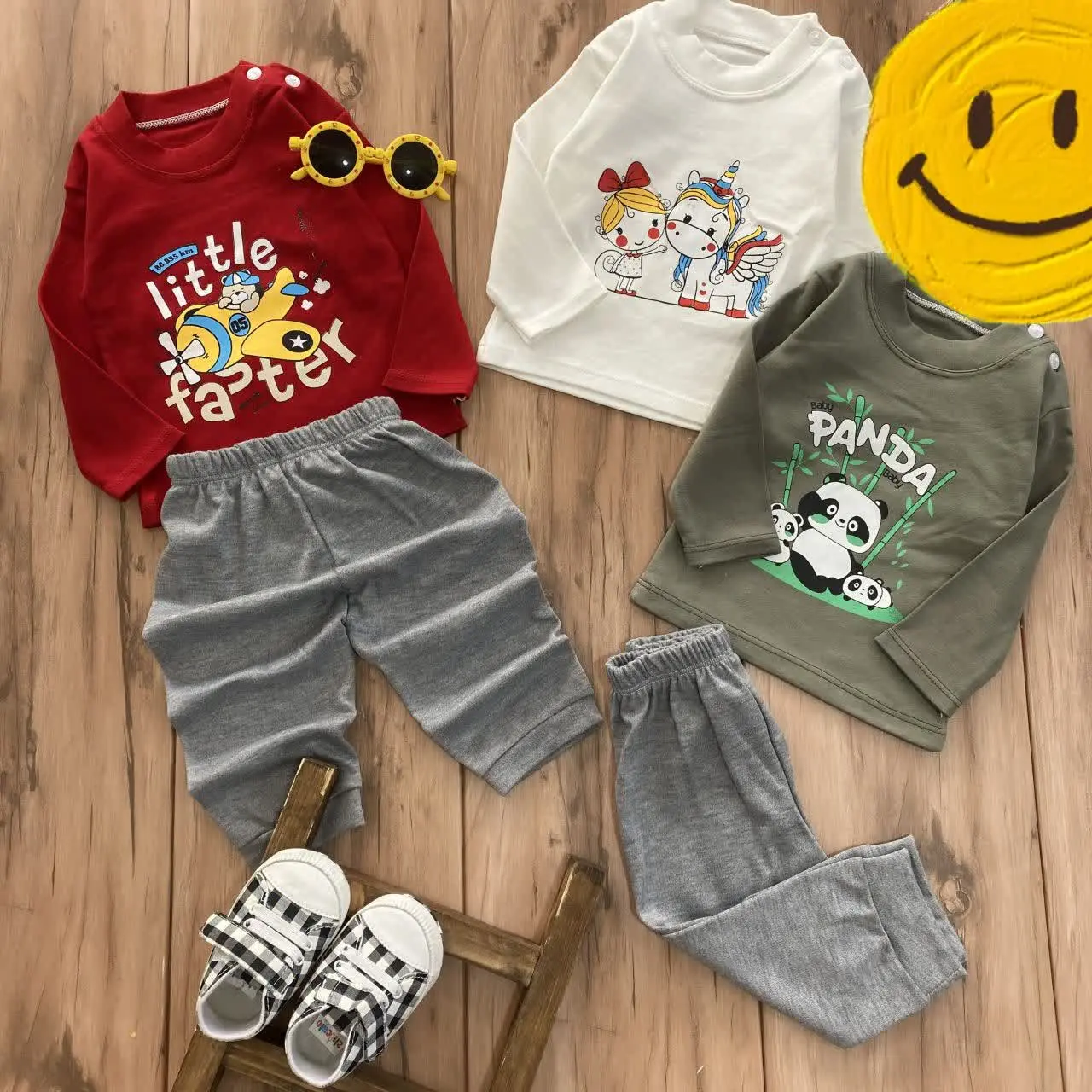 بلوز و شلوار یقه دکمه‌دار
