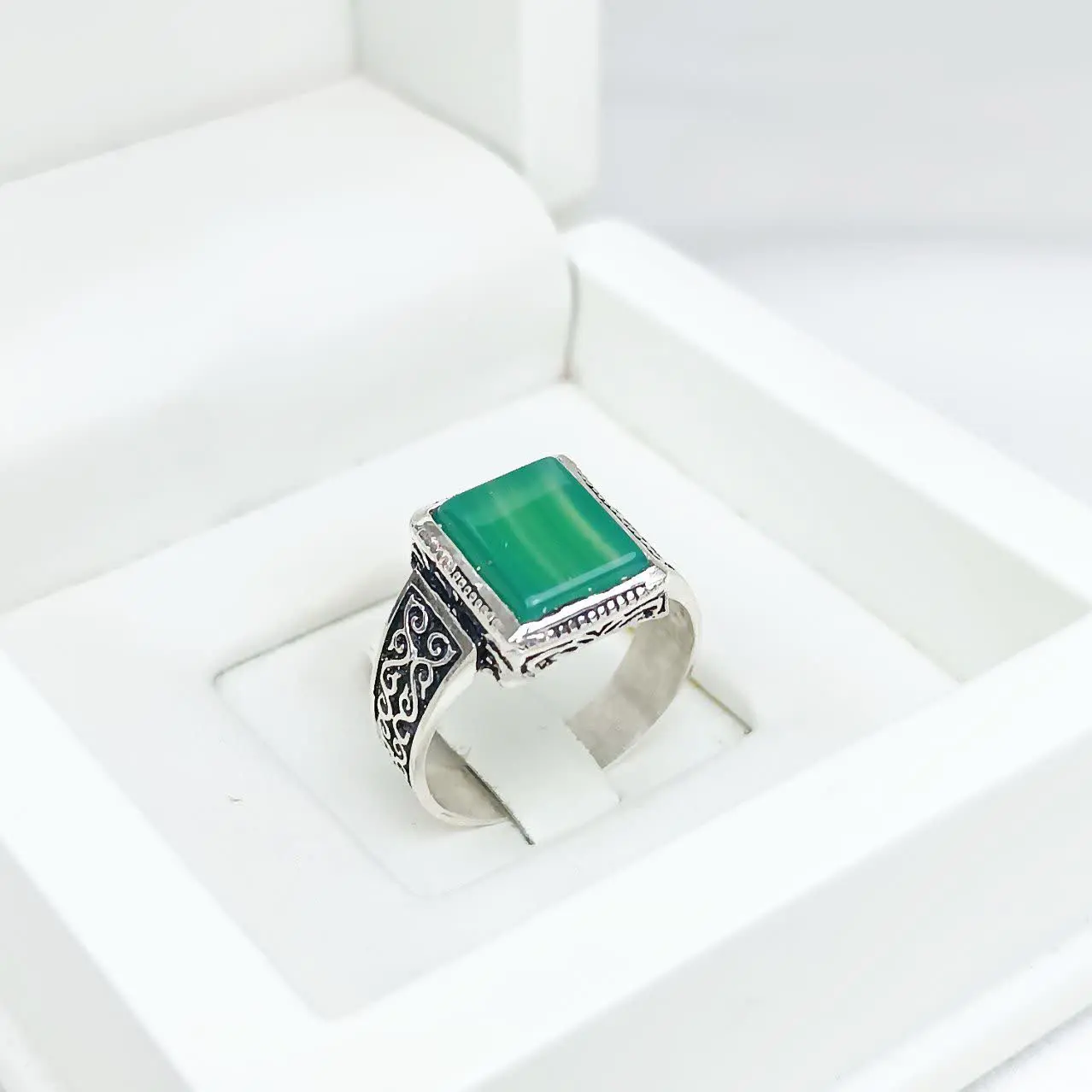 انگشتر نقره مردانه مدل قلمزنی