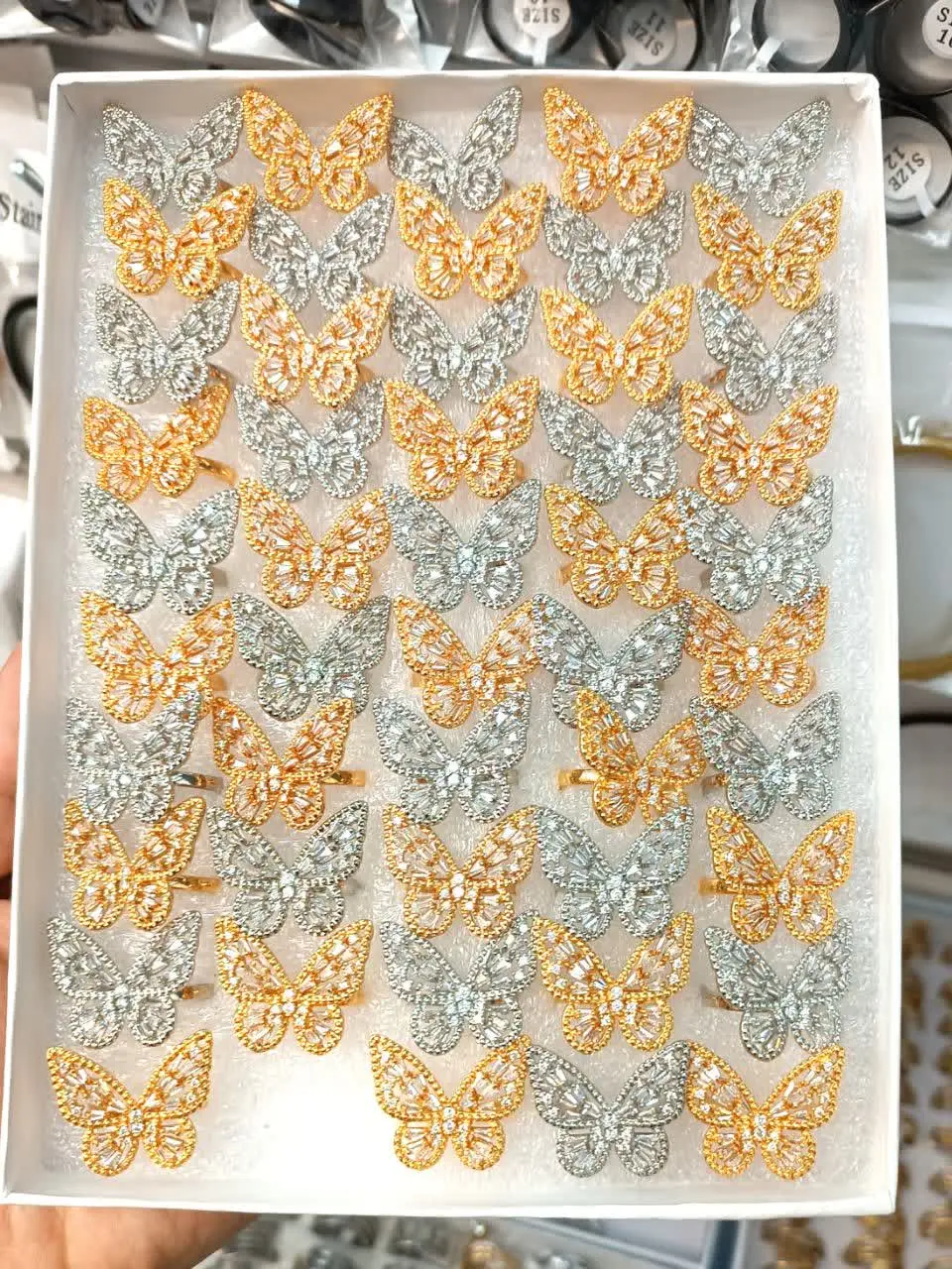 این پروانه‌های نااااز ویادتونه؟ 🤨
