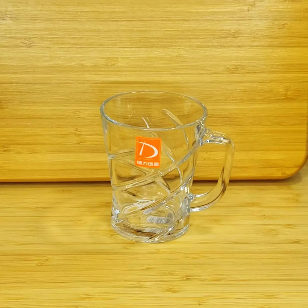 نیم لیوان طرح ماکانو
