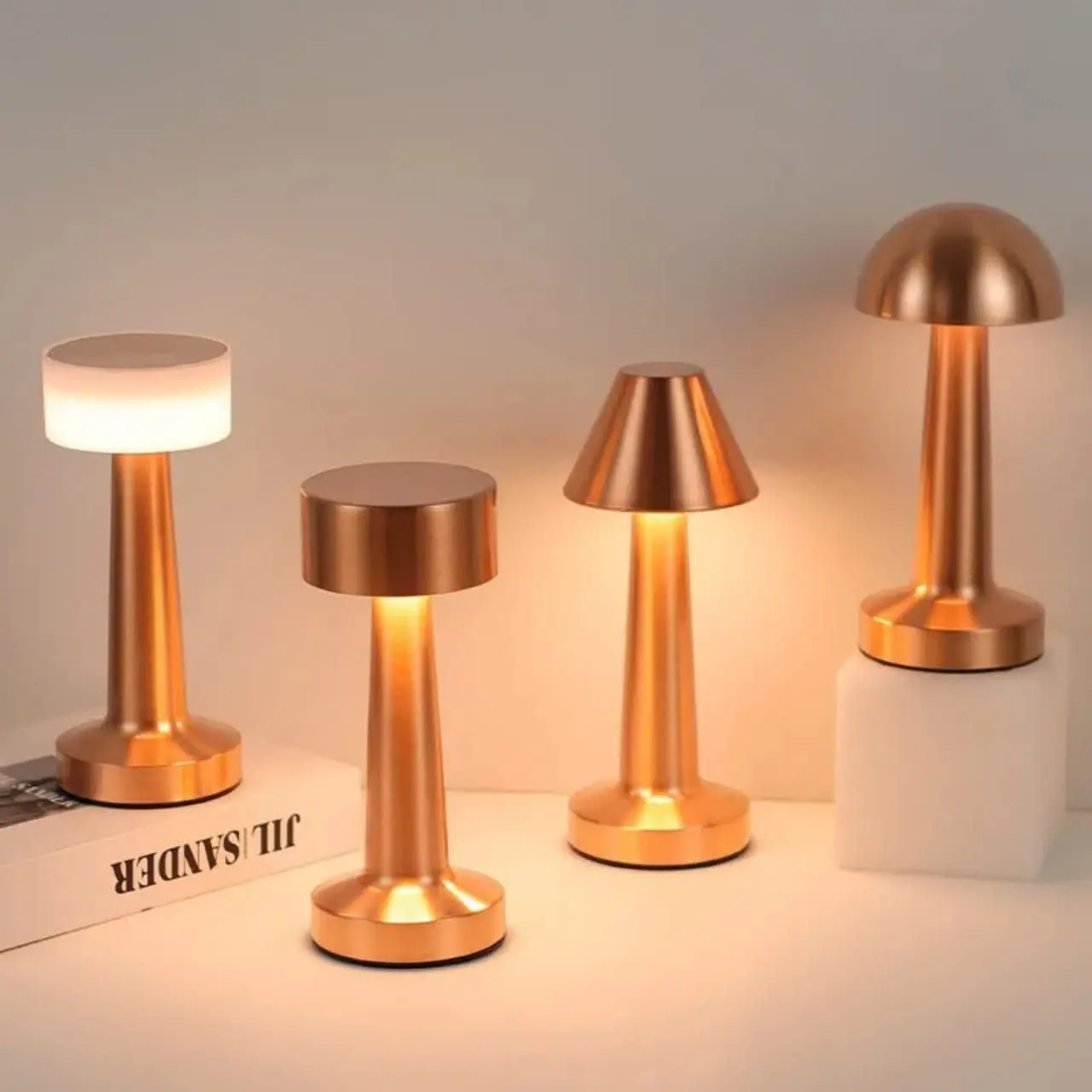 ۷ مدل چراغ لمسی مینیمال رومیزی