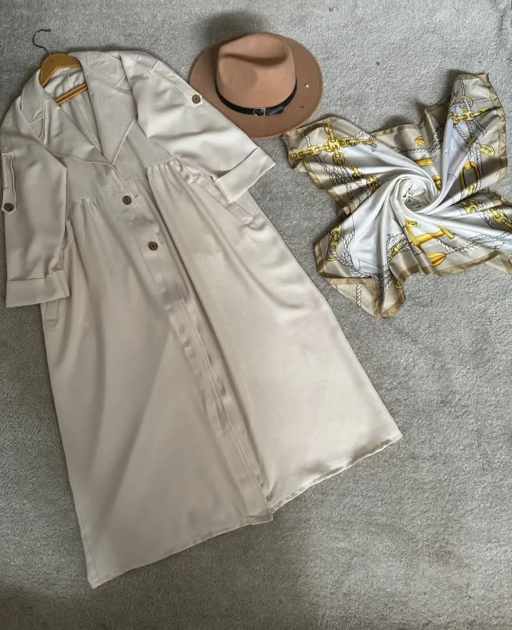 🌻 نام: مانتو دانشجویی چین دار
