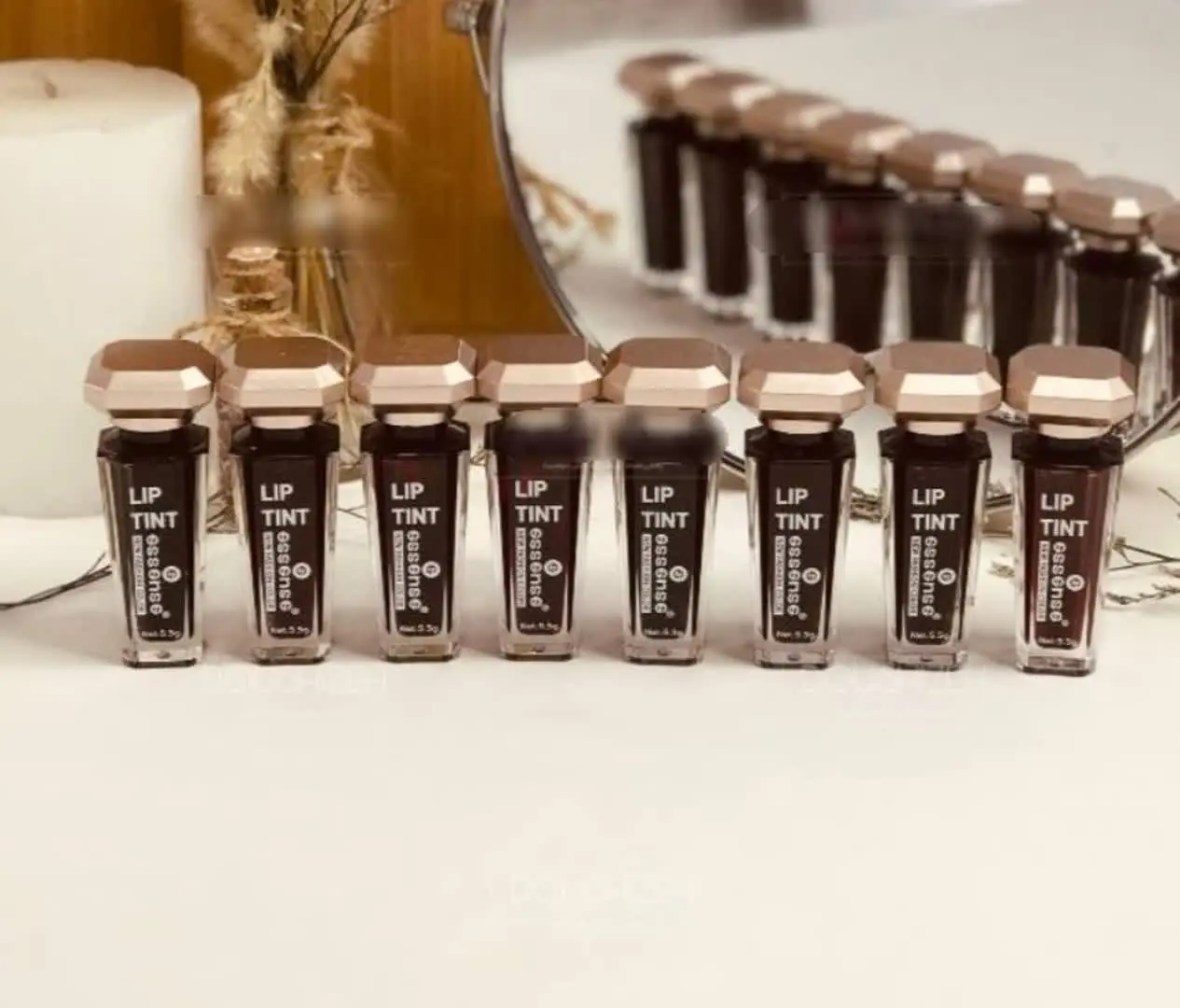 👄تینت لب مدل سر طلایی 
