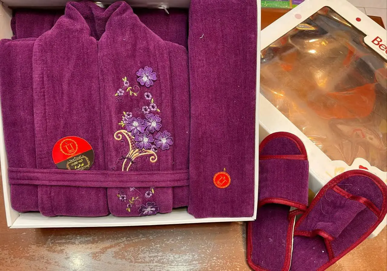 مدل: پالتو+کلاه+کمربند+حوله دست+دمپایی
