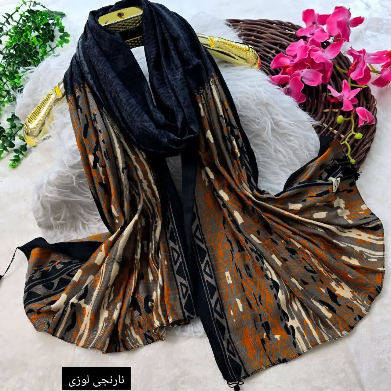 یه شال خوشگل با ترکیب رنگ ت...