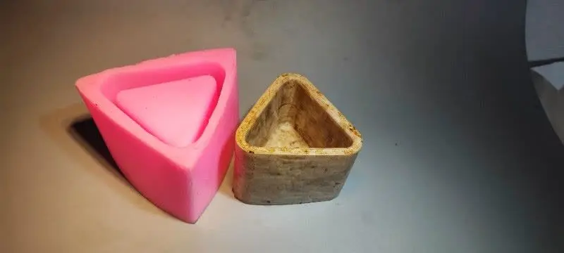 قالب سیلیکونی گلدان مثلثی
