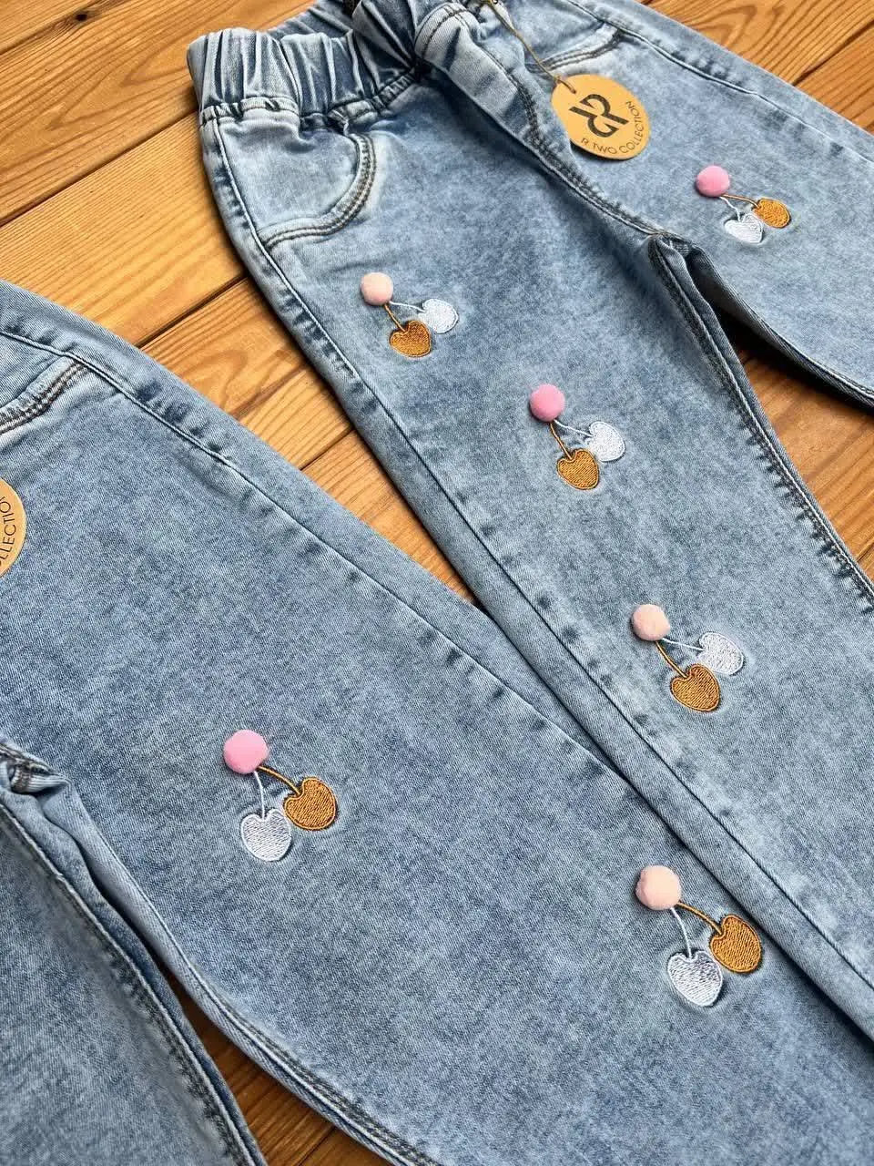 شلوار جین دخترووووونه آلبالویییی😍🍒🍒
