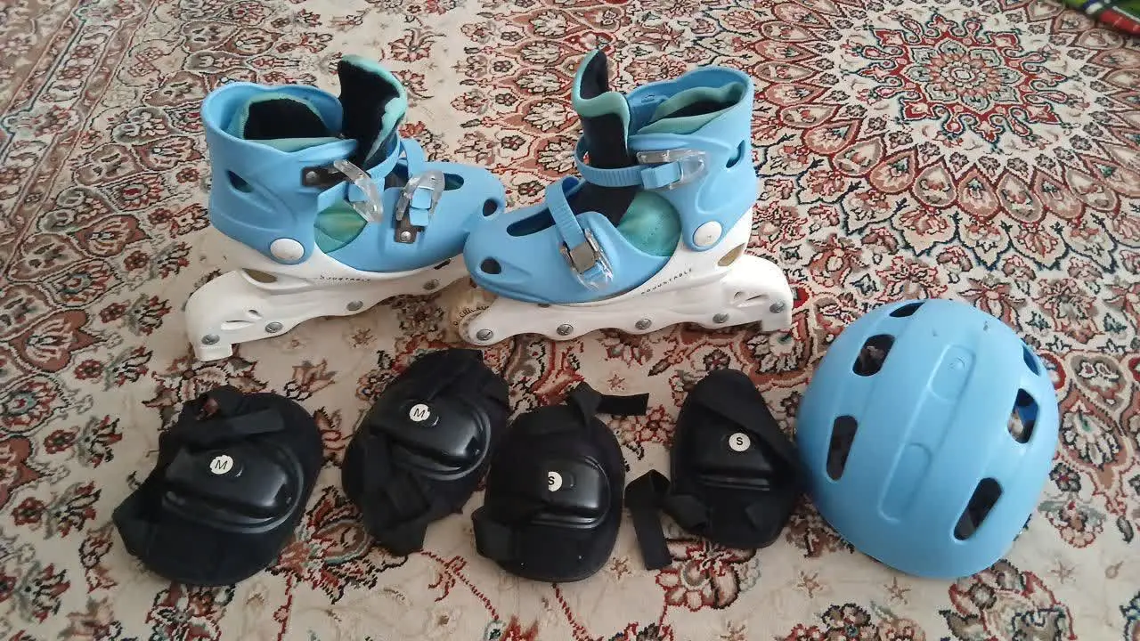 کفش اسکیت بهمراه تجهیزات، س...