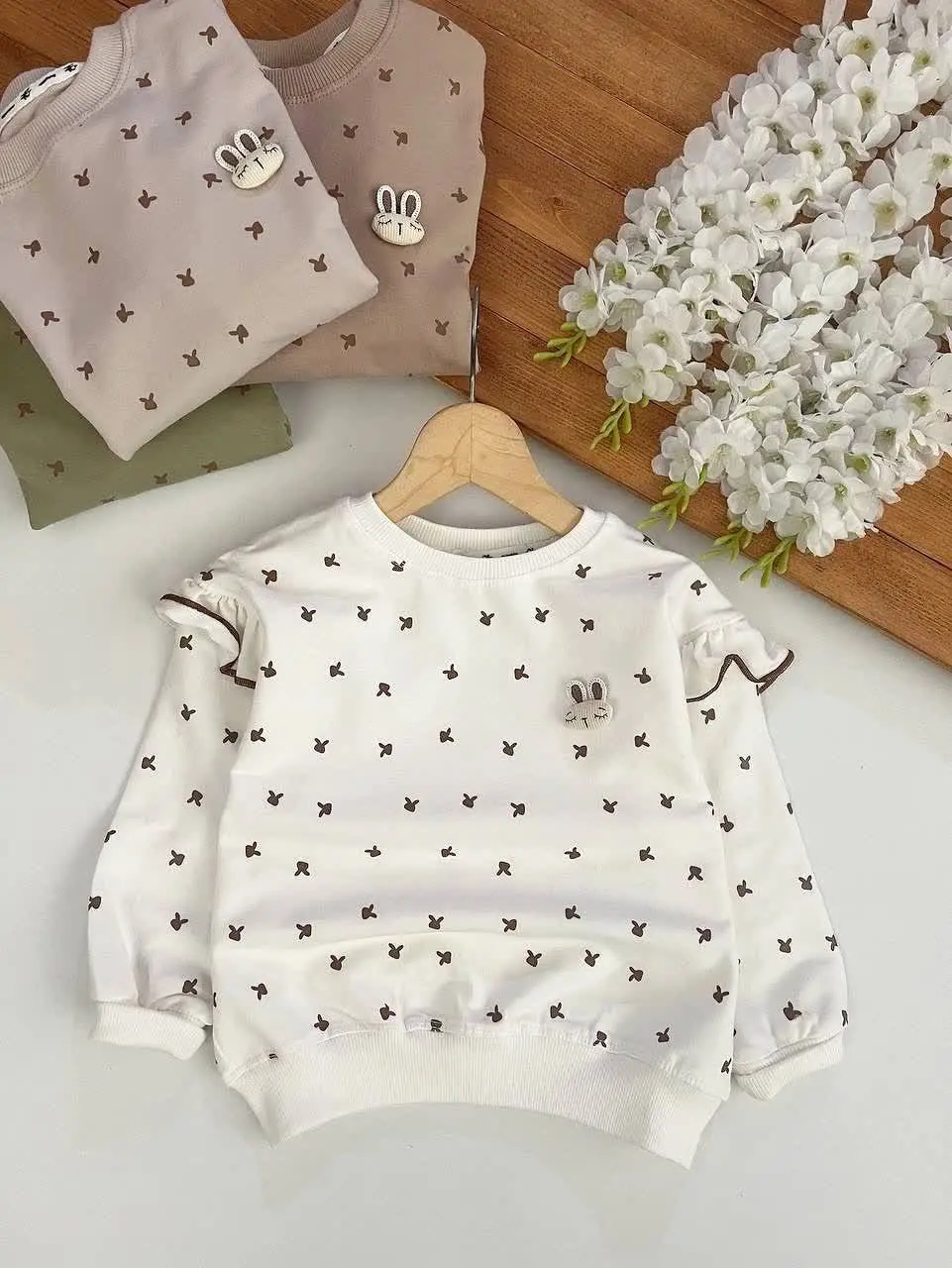 یک بلوز دورس با یک شلوار لی برای مهمونی بهترین گزینه است👌
