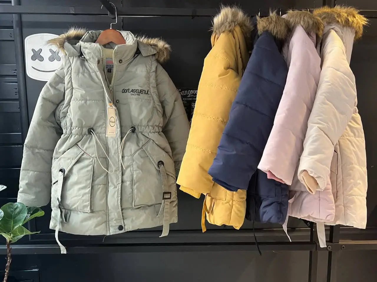 تازه هم کاپشن هم پافر میشه😍...