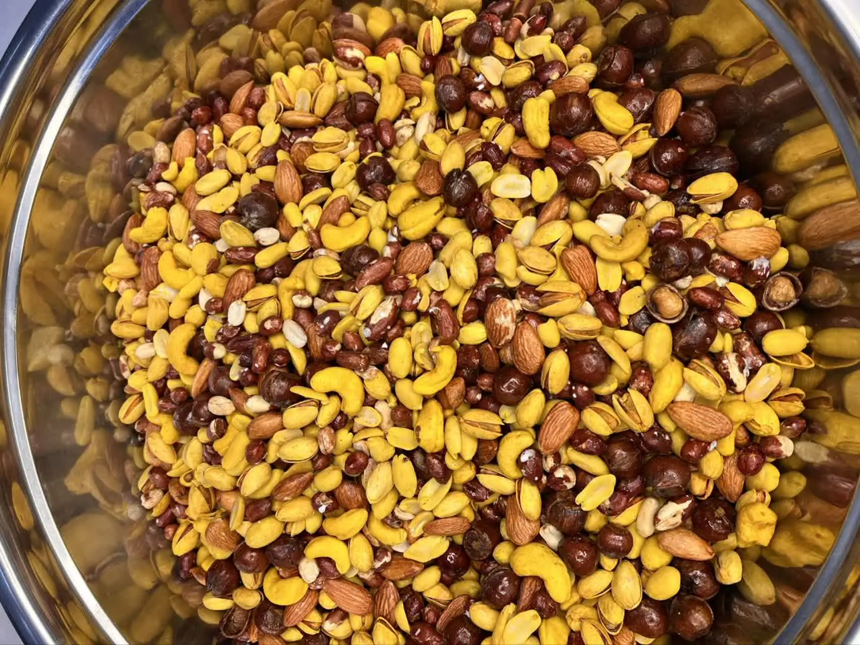 به به آجیل ها آماده شده کیف...