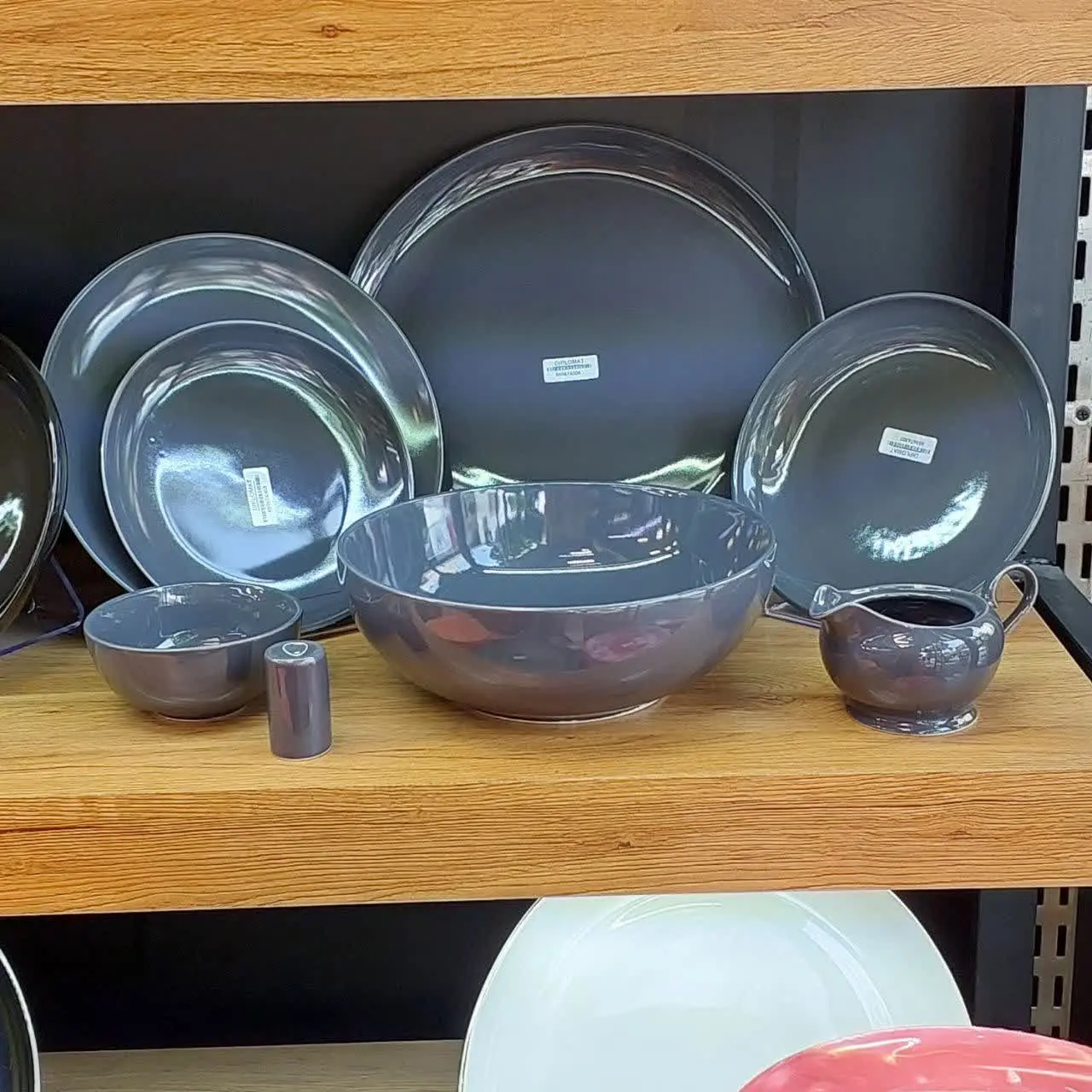 سرویس‌های ۳۰ پارچه چینی رنگی بن 
