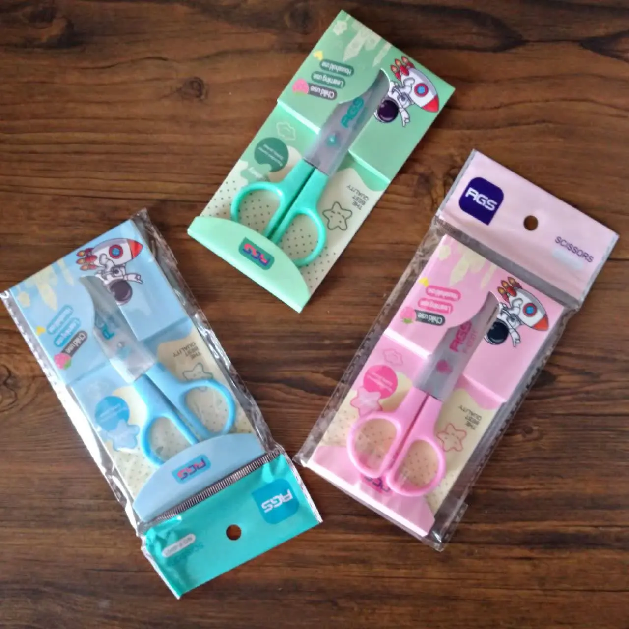 📌 نام محصول: قیچی فلزی قلاف دار
