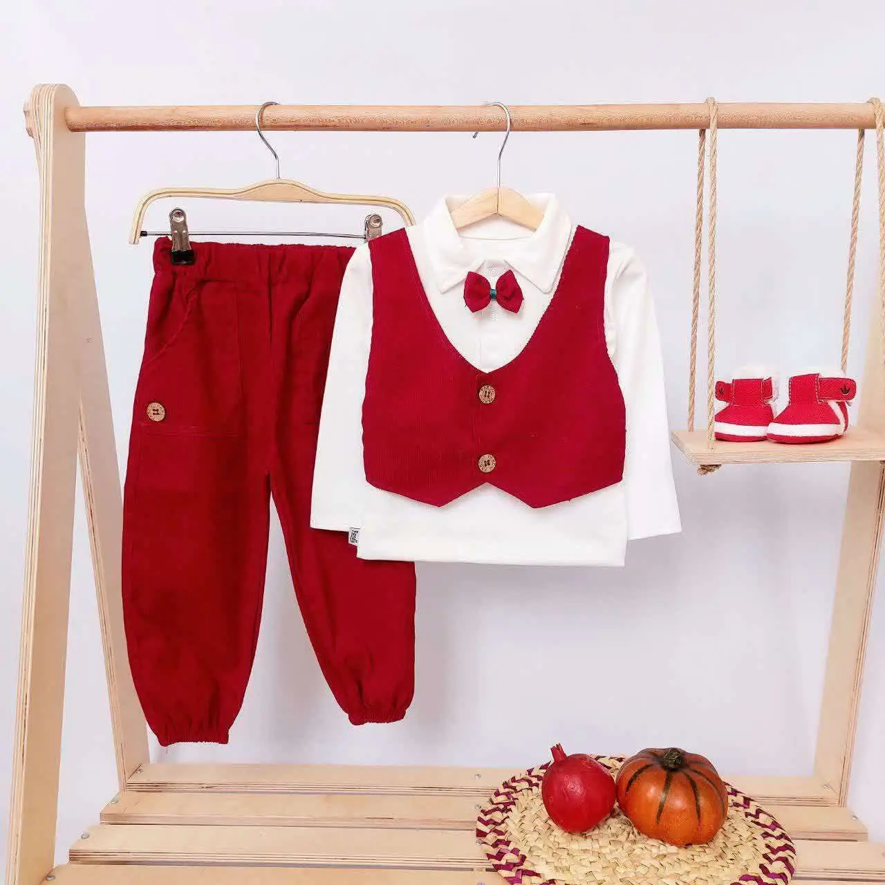 بلوز طرح جلیقه و شلوار مخمل...