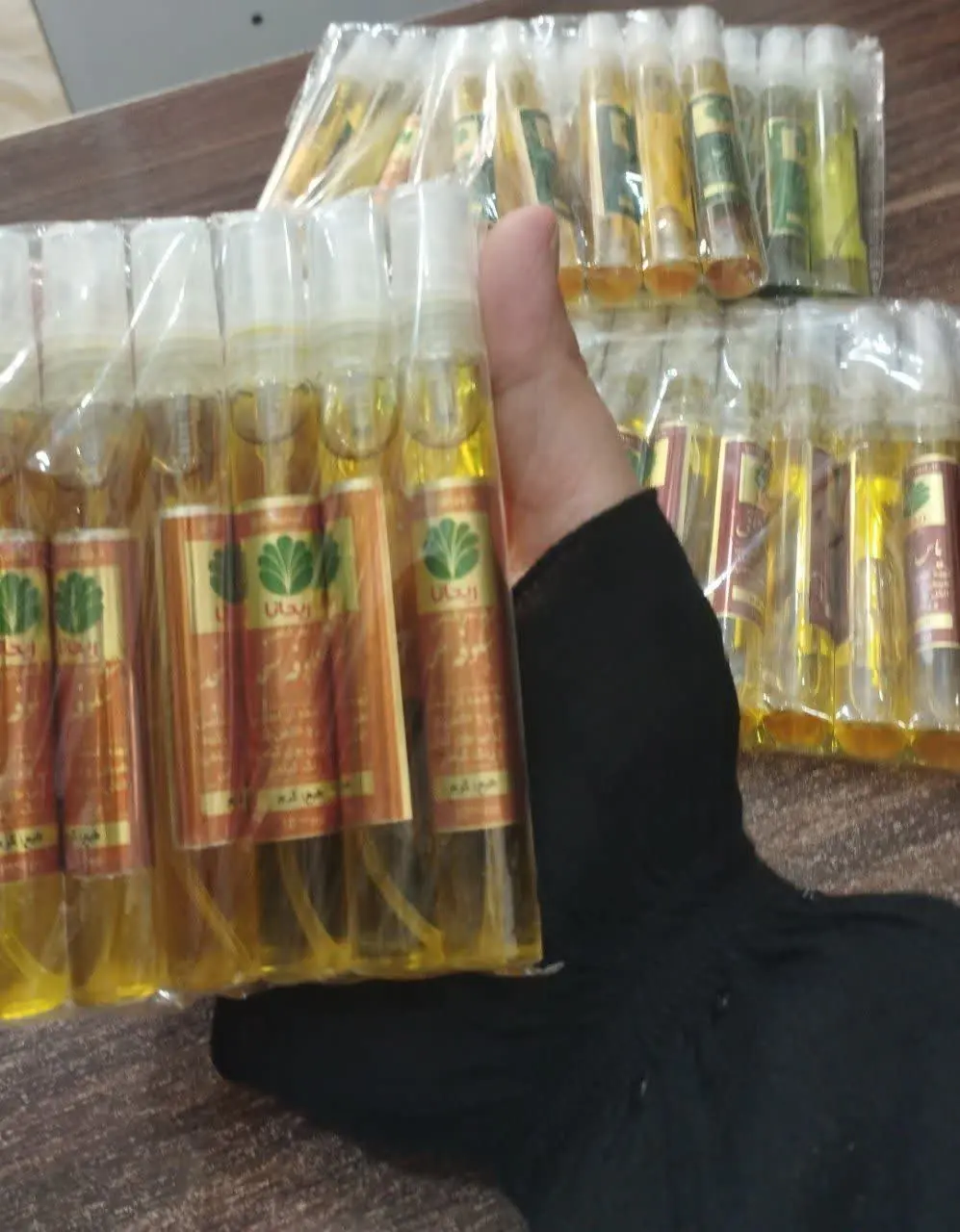 انواع عطر ریحانا