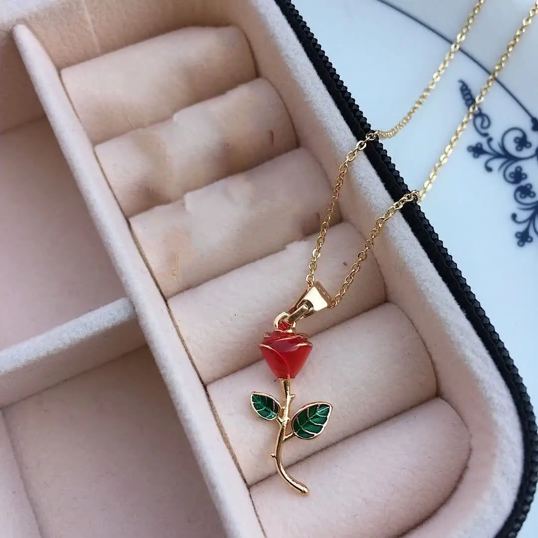 این گردنبند گل رز زیبامون رو پسندیدین 😍😘😉
