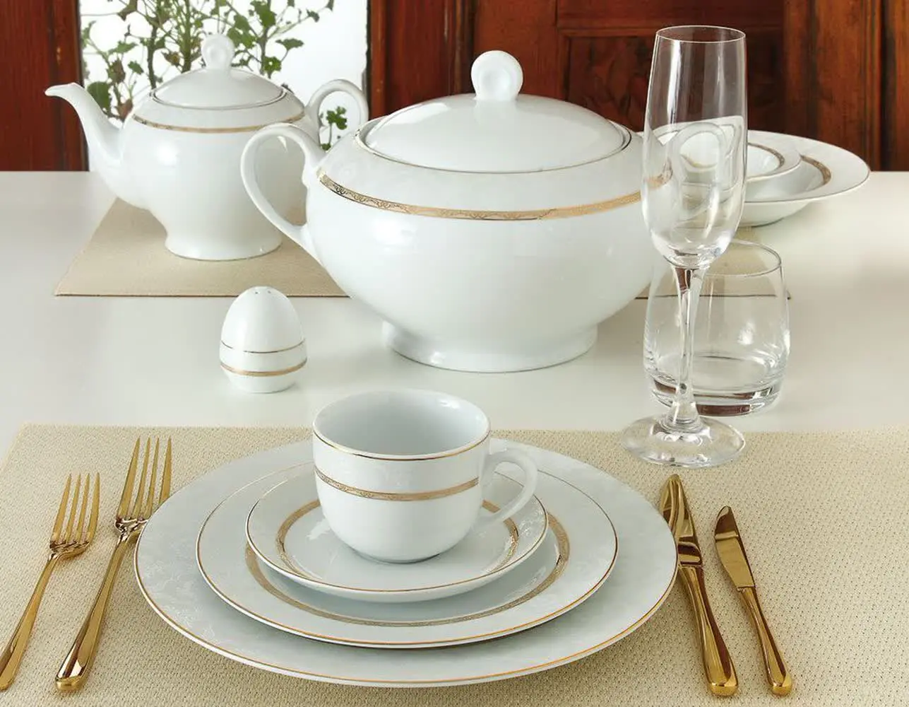 سرویس ۱۰۲ پارچه هدیه طلایی عالی 
