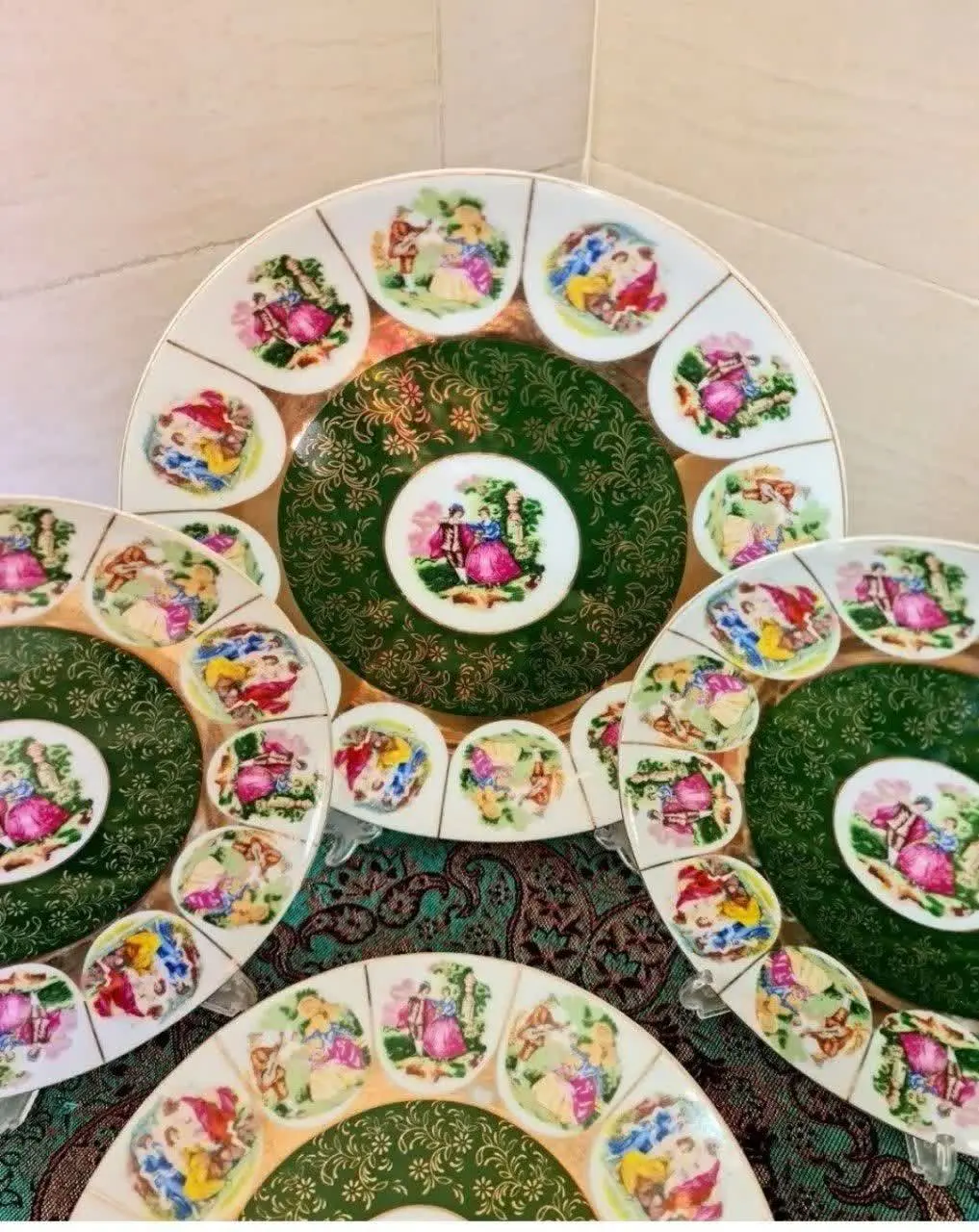 ۷پارچه کیک خوری 👌
