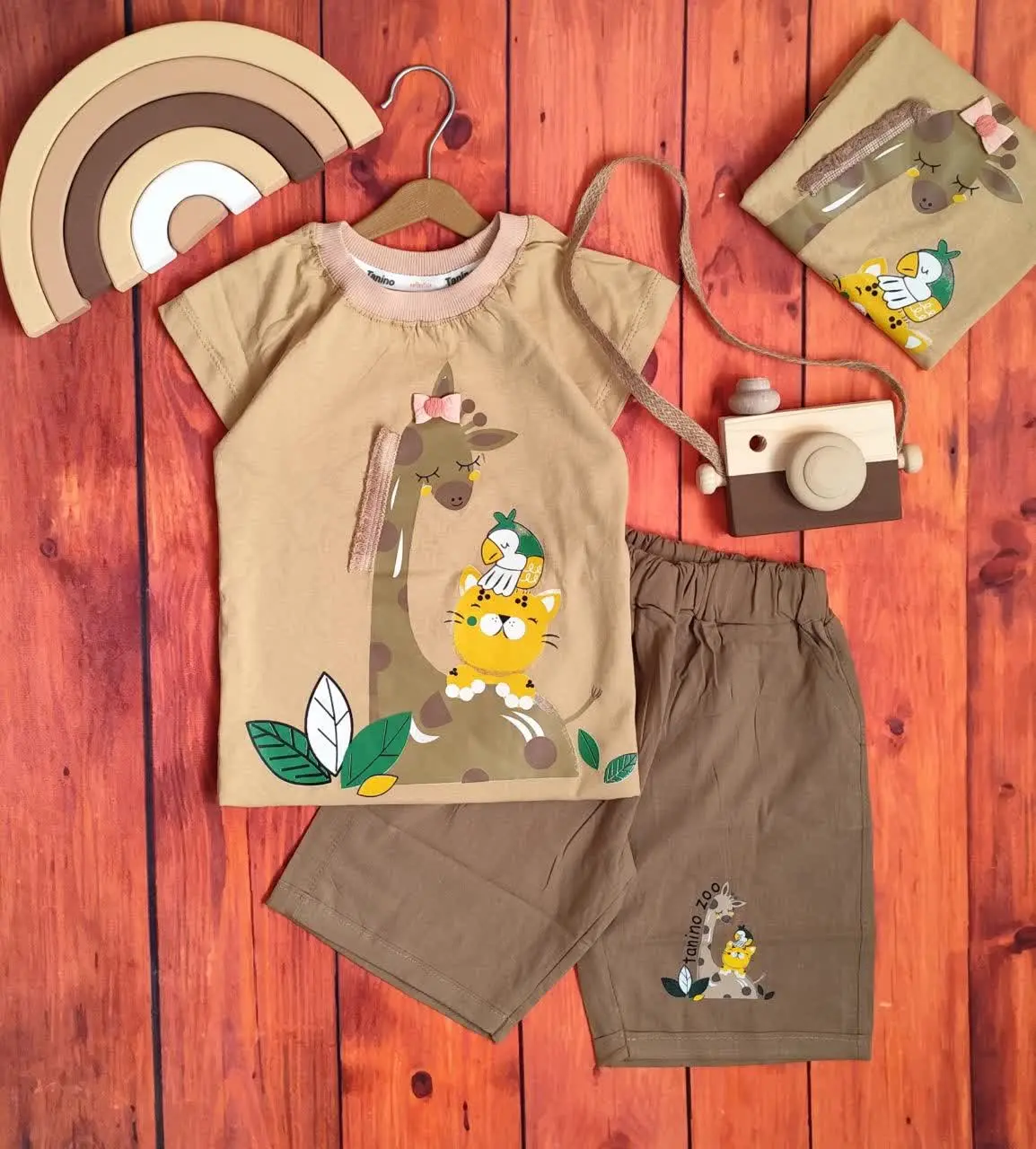 😍ست تاپ وشلوارک دخترانه زرافه، جنس تاپ پنبه، جنس شلوارک لنین با کیفیت عاااالی 🤌 
