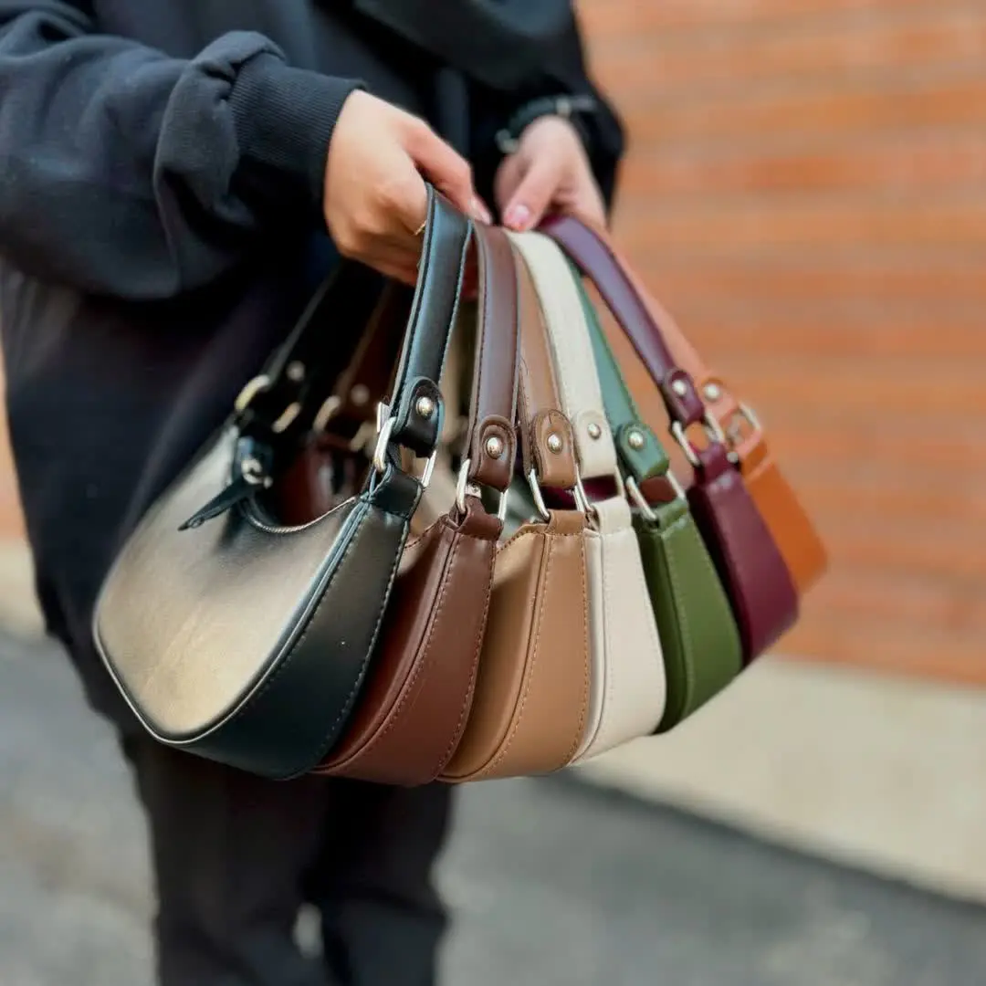 آخه کیف انقد نقلی و گوگولی و در عین حال شیک🥹
