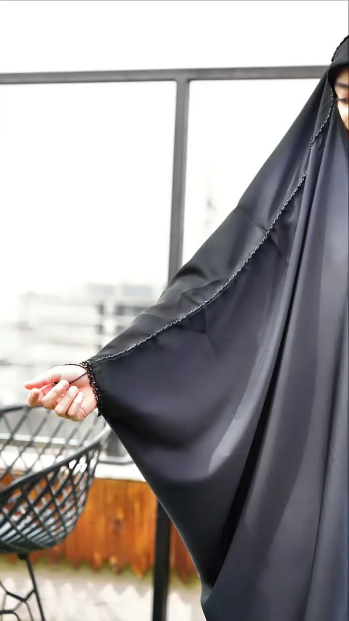 💢 مدل چادر: جده جواهردوزی خطی 
