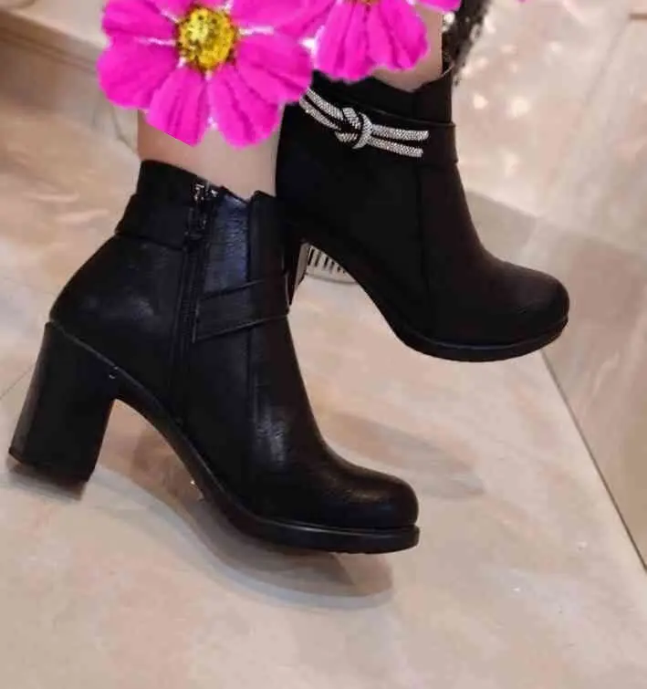 نیم بوت نگینی😍سایز ۴۶تا ۴۰💋...