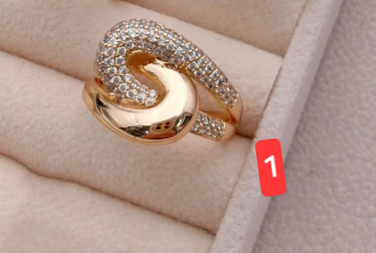 هر ۳ مدل از برند #ژوپینگ، روکش #طلا رفته با سطح آیینه، #ضد_حساسیت با ثبات رنگ عالی، نگین مخراج شده و بدون ریزش، ارسال با جعبه کادویی 🎁
