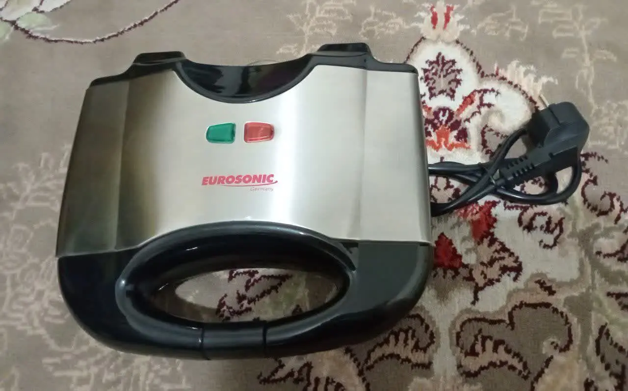 ساندویچ ساز آلمانی اصل
