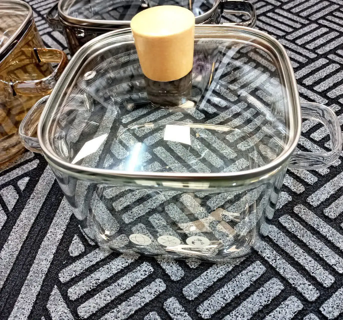 قابلمه پیرکس مربع۲۲۰۰میل ساده