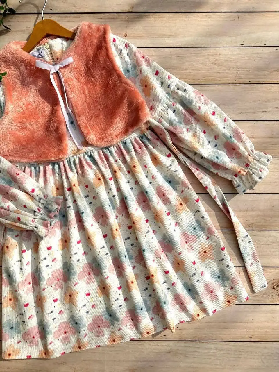 پیراهن و ژیله زیبای هانا
