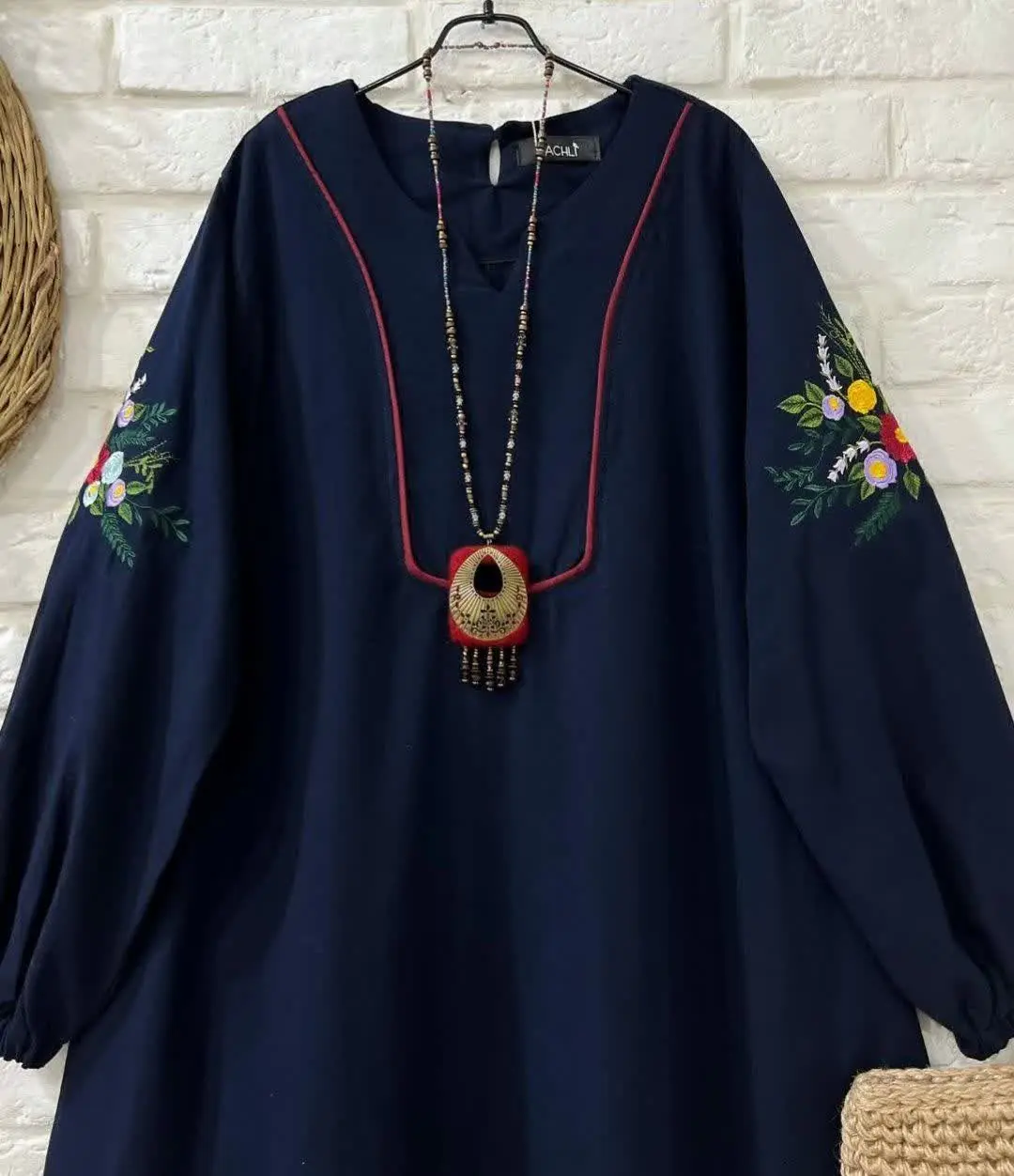 ی مدل جلوبسته که گلدوزی داره و جون میده واسه عید نوروز و تابستان که‌ی استایل خانومی داشته باشید 
