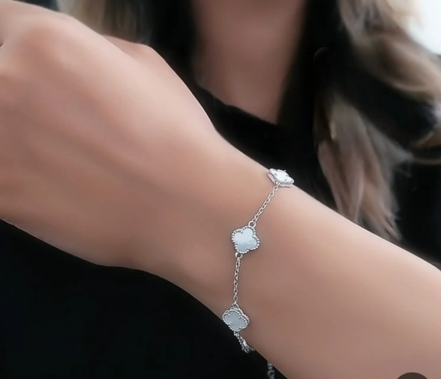 💍دستبند ونکلیف نقره ای سفید...