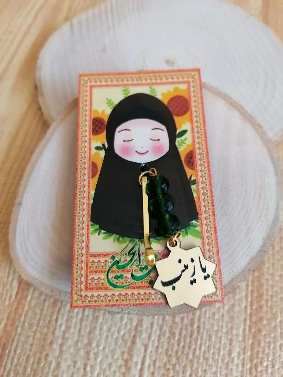 گیره روسری با پلاک
