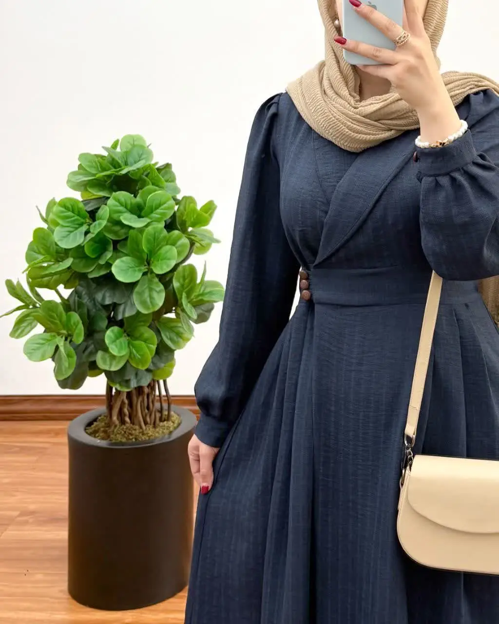 مانتو‌ بلند یاسمن 
