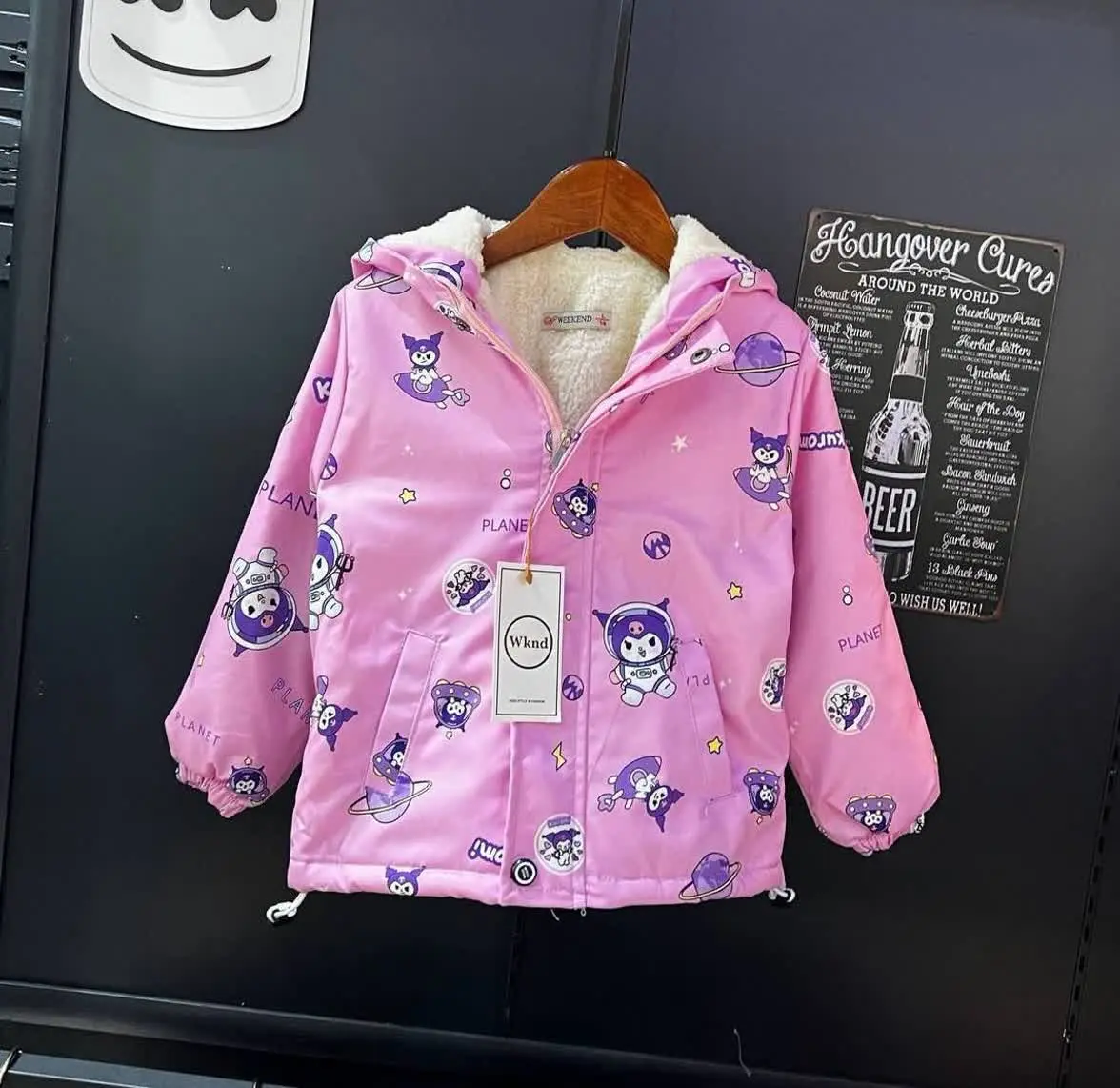 سویشرت آوردم زده رو دست وار...