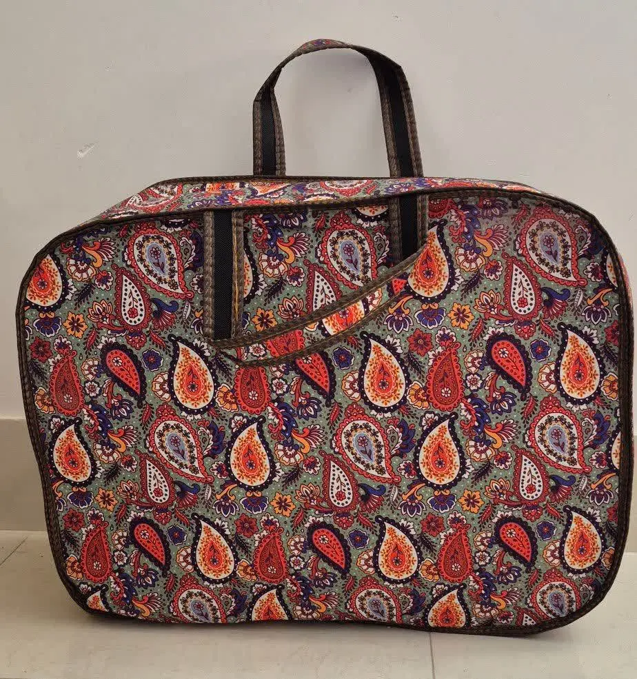 ✅حدودا ۳تا پتو بزرگ داخل جا...