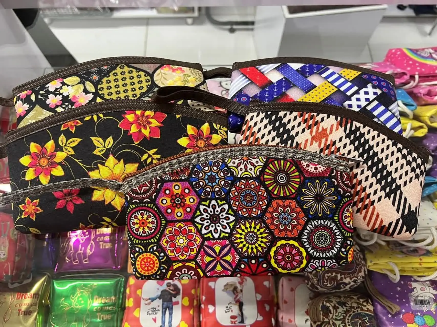 #کیف_لوازم_آرایشی_ترمه
